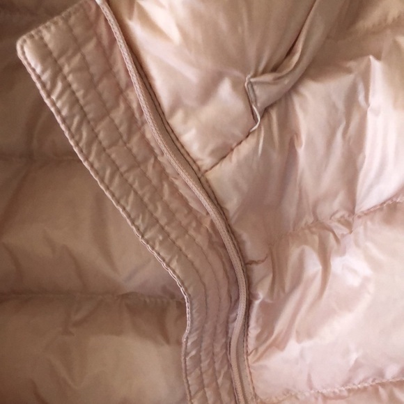 Light weight and packable down filled jacket - Picture 7 of 12